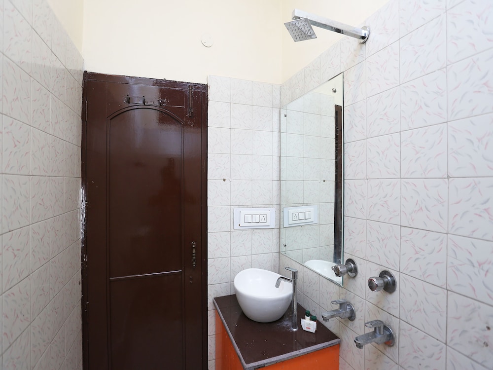 Deluxe Double Or Twin Room, 1 Queen Bed photo 3
