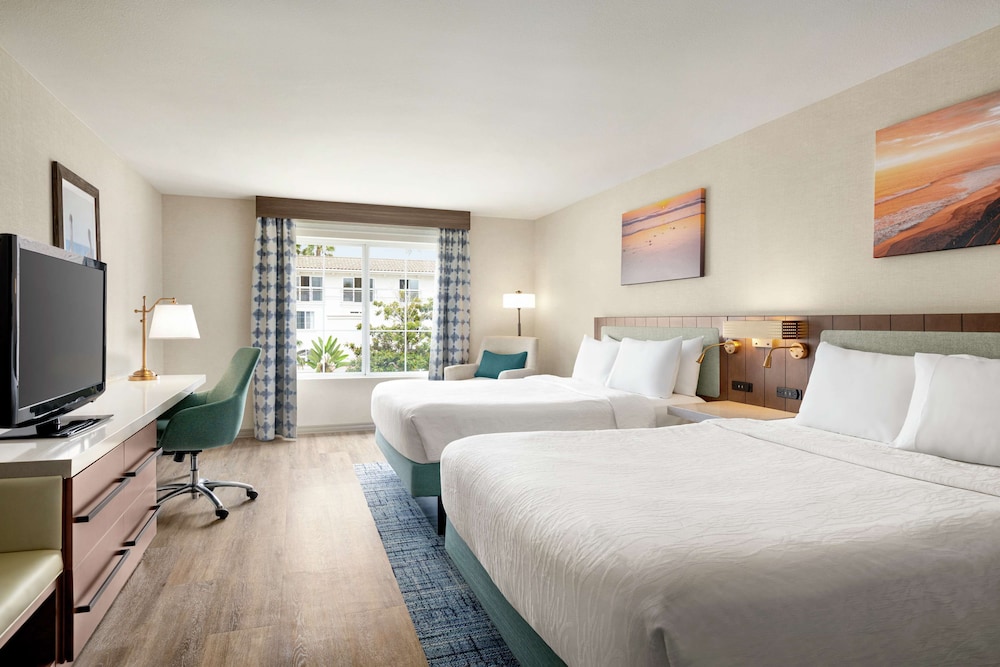 Room, 2 Queen Beds, Bathtub, Pool View - Photo 2