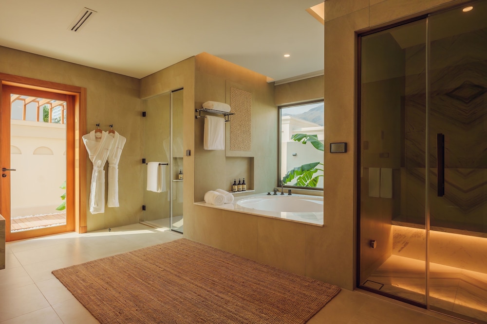One Bedroom Pool Villa, Ocean View photo 3