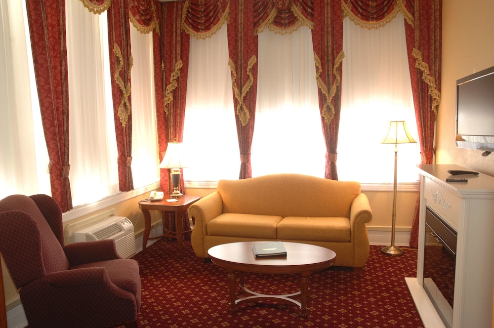 Roosevelt Suite photo 1