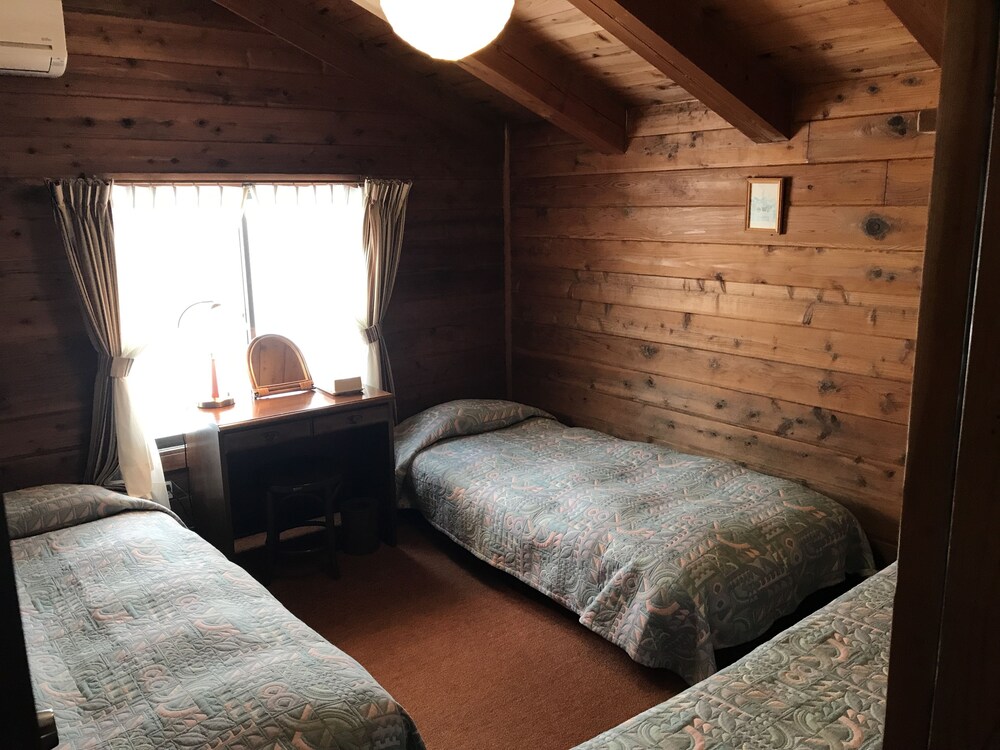 Standard Triple Room, Shared Bathroom photo 1