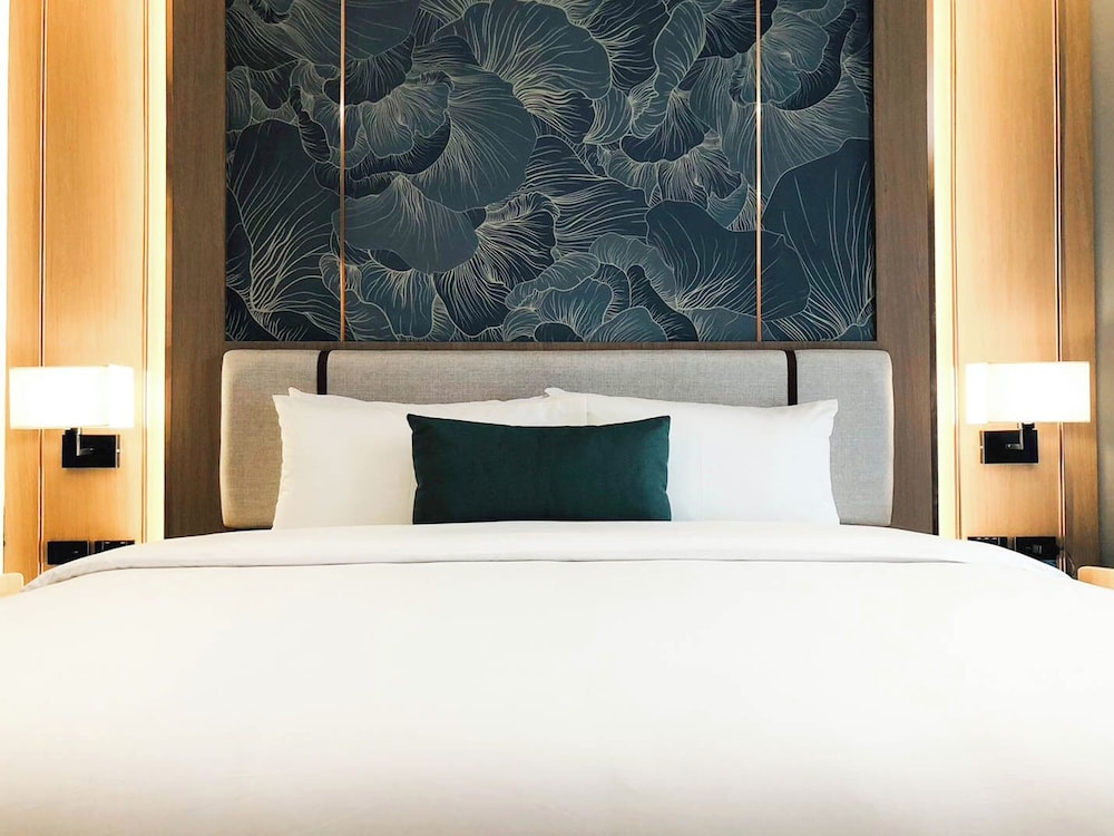 Deluxe Double Room, City View