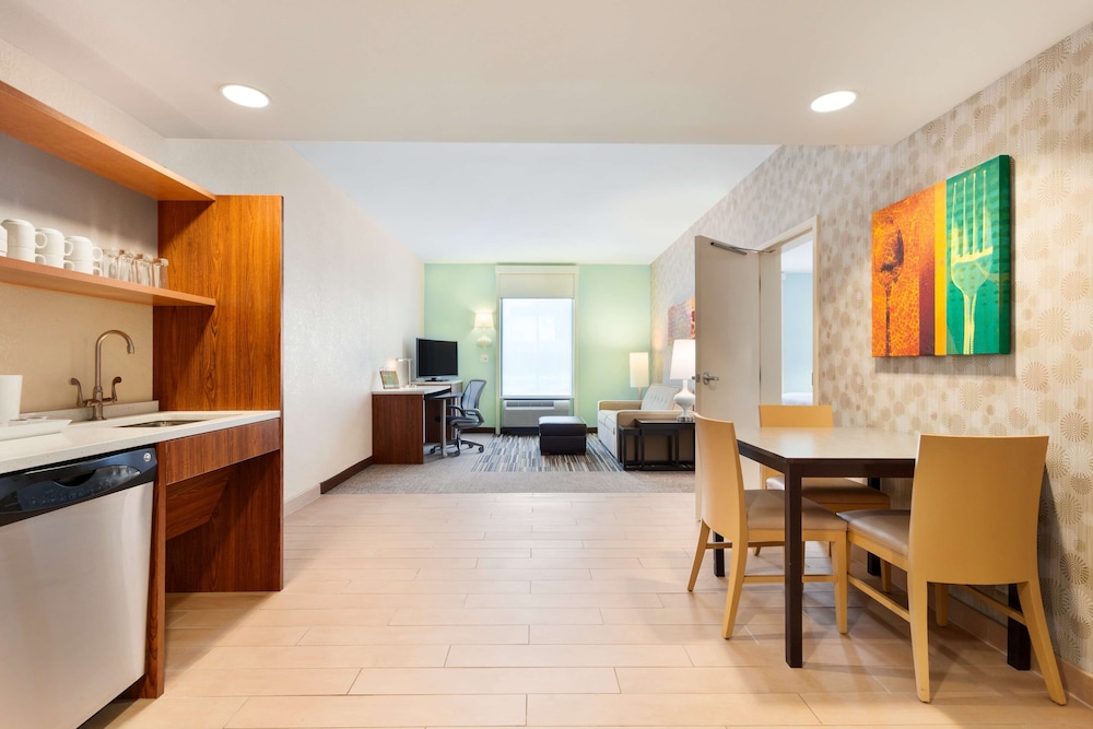 Suite, 2 Queen Beds, Accessible (Mobility & Hearing, Roll-in Shower) photo 1