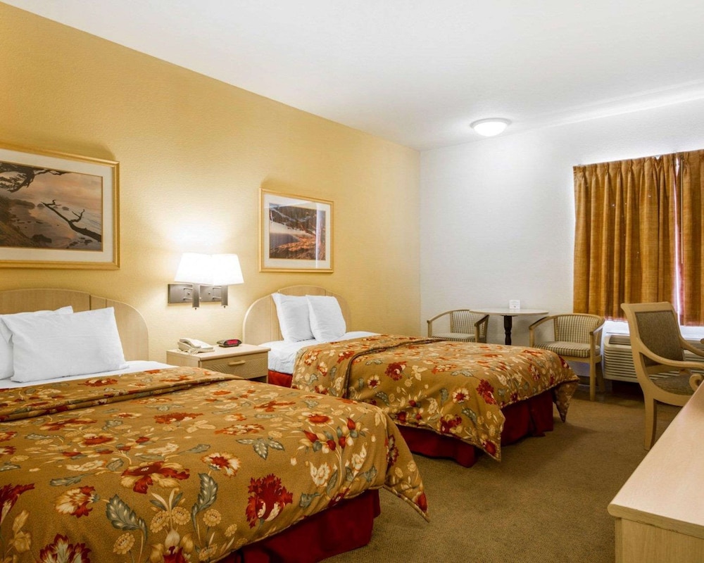 Standard Room, 2 Queen Beds