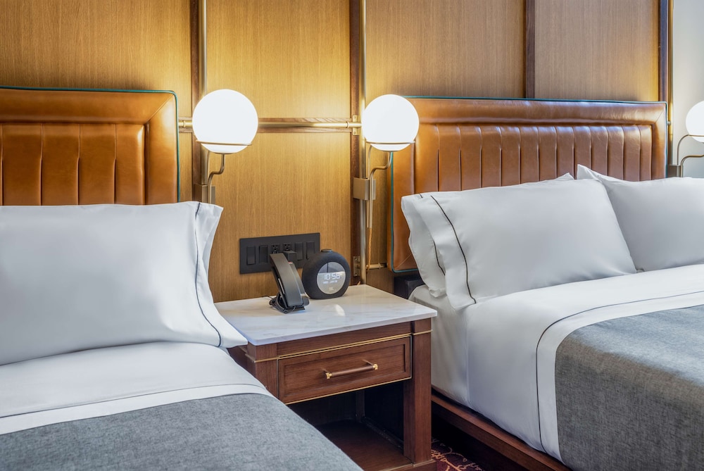 Room, 2 Queen Beds, City View - Photo 6