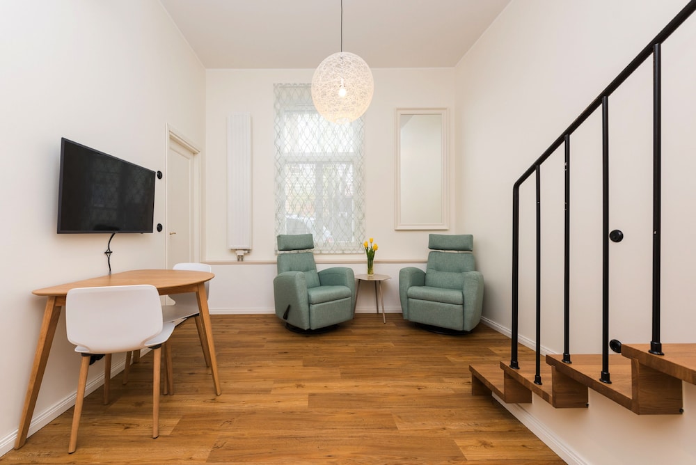 Apartment (Ground Floor)