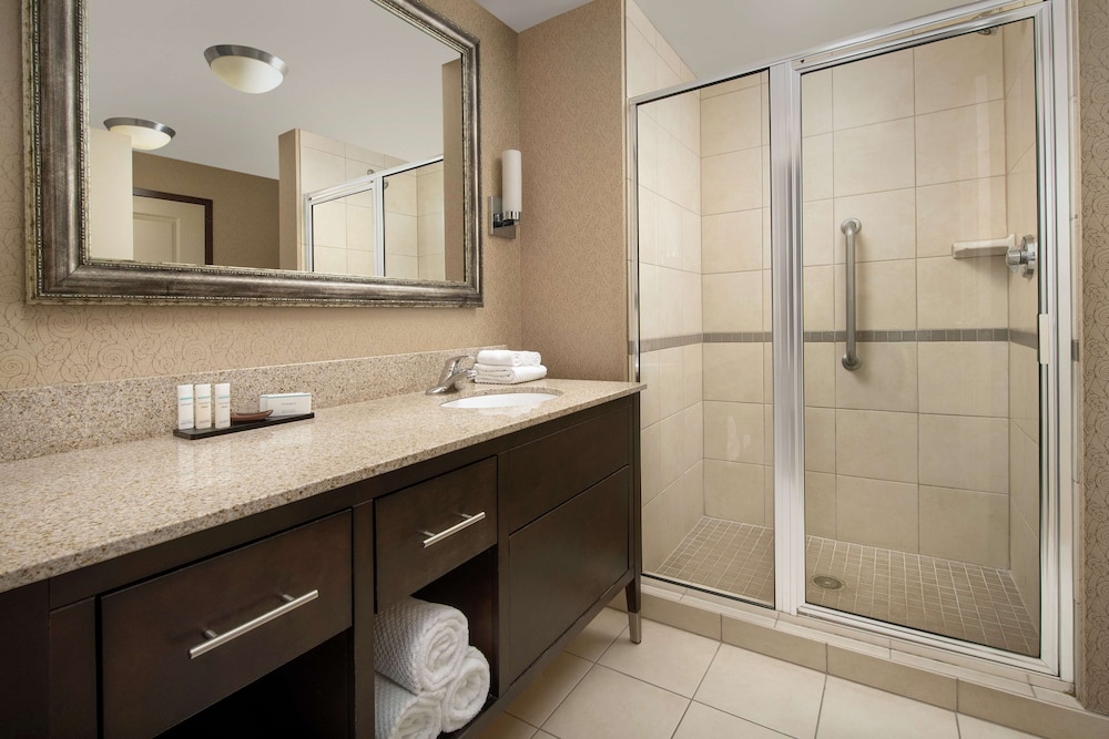 Premium Suite, 1 King Bed, Non Smoking - Photo 7