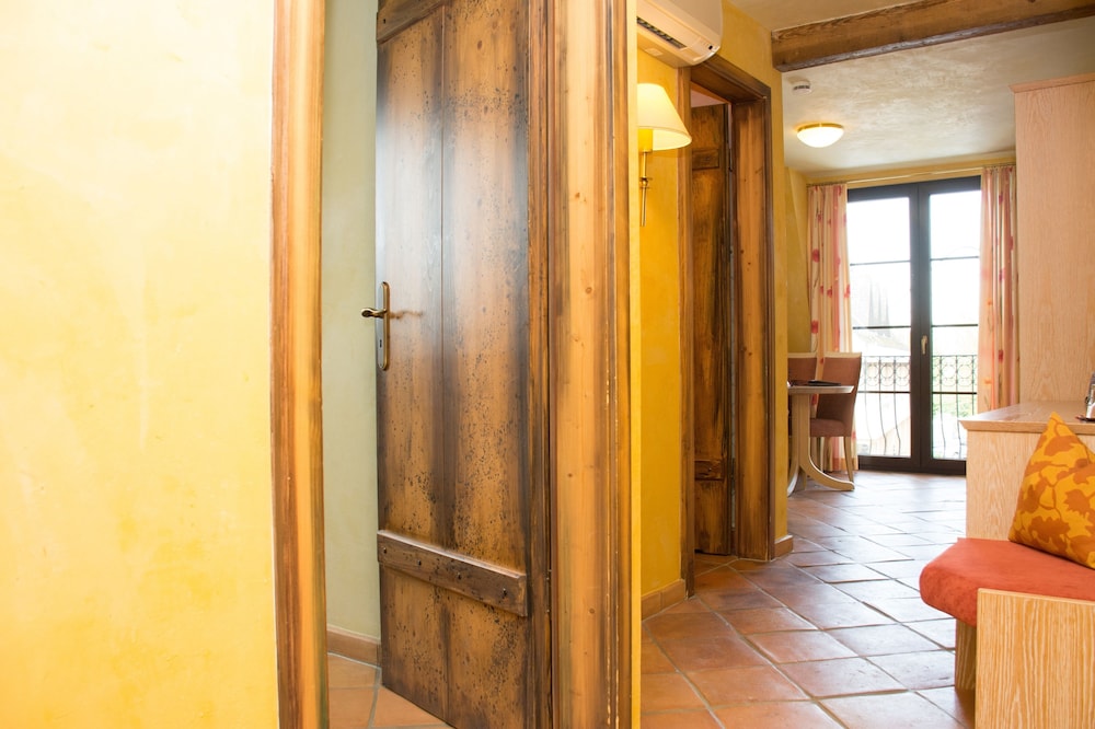 Basic Suite photo 2
