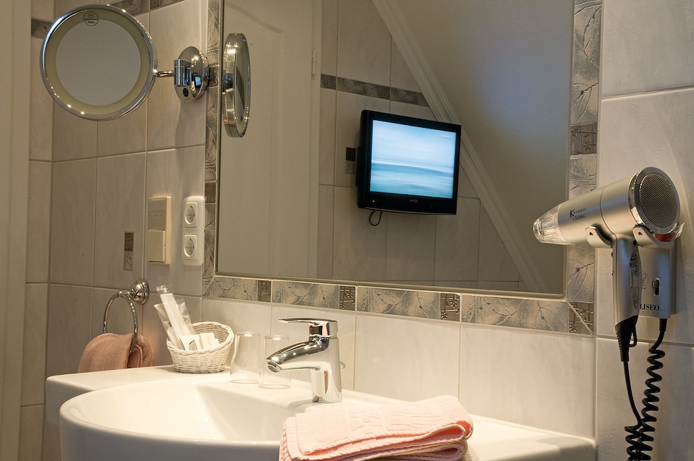 Suite, 2 Bedrooms photo 2