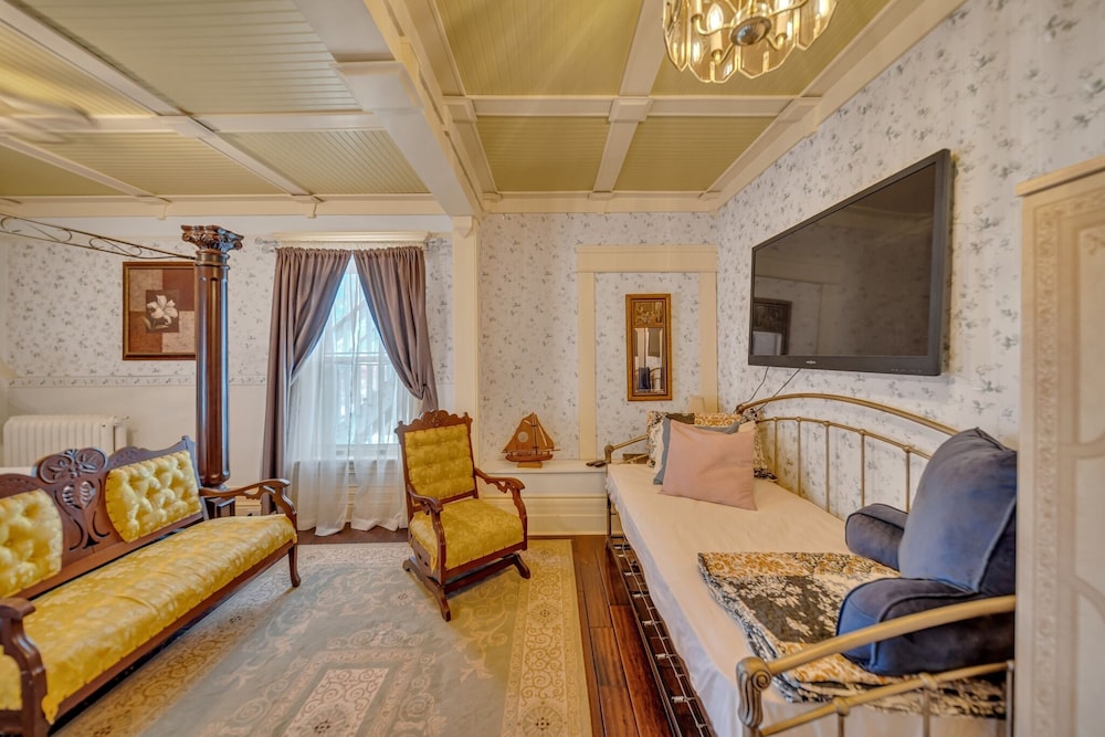 Luxury House photo 2