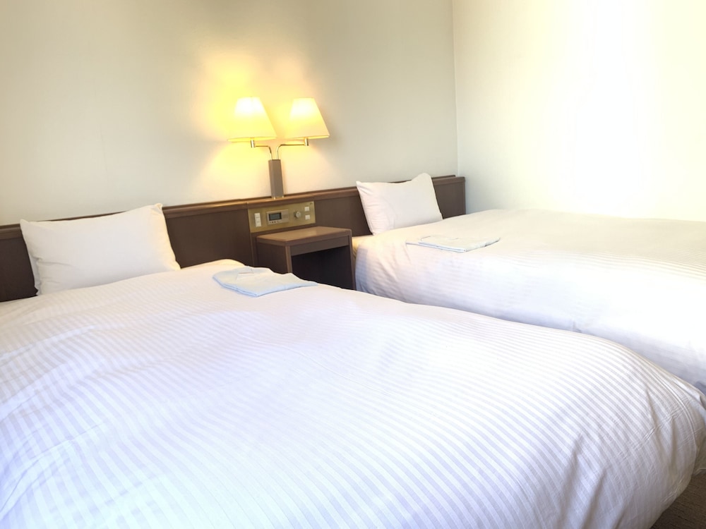 Basic Twin Room, 2 Twin Beds, Non Smoking photo 3