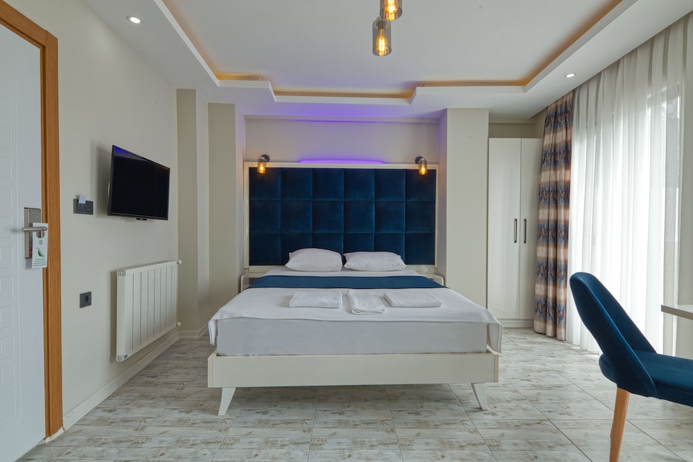 Deluxe Double Room, 1 King Bed, City View photo 2