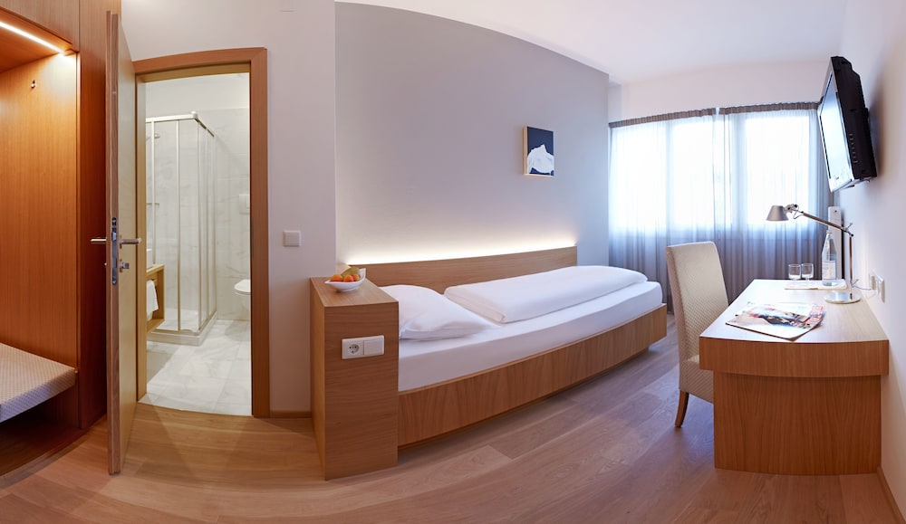 Basic Single Room photo 1