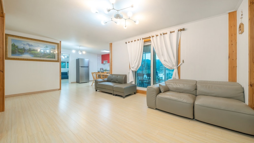 Basic Room, 2 Bedrooms (Familydong)
