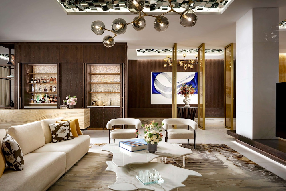 Panoramic Penthouse