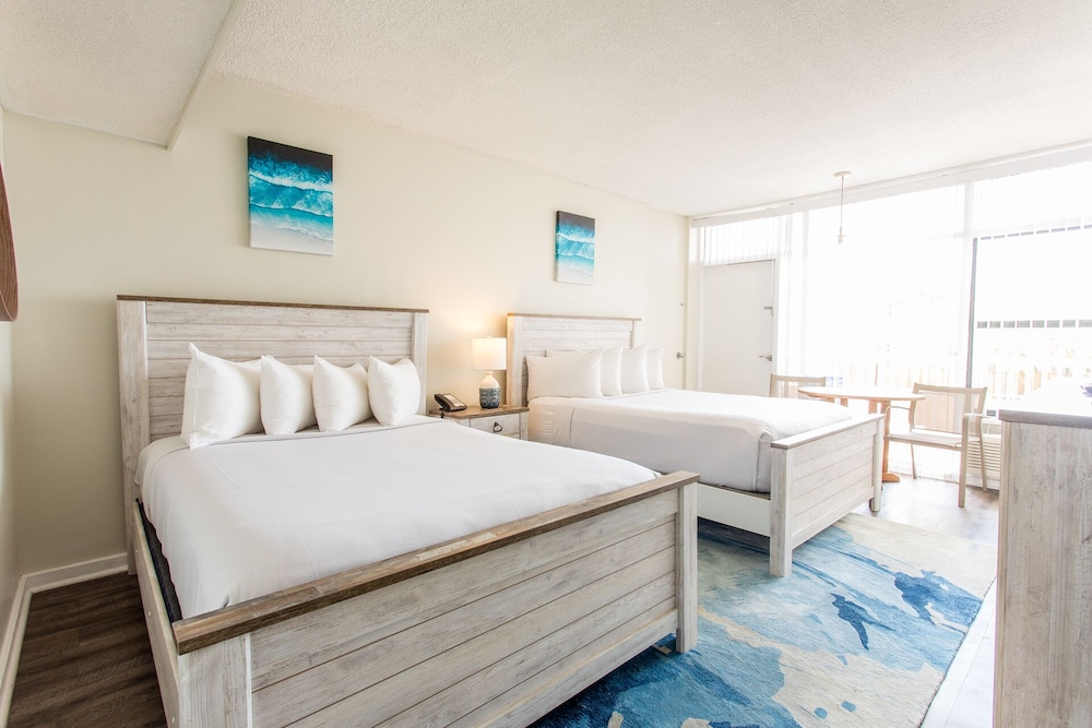 Premier Room, 2 Queen Beds - Photo 3