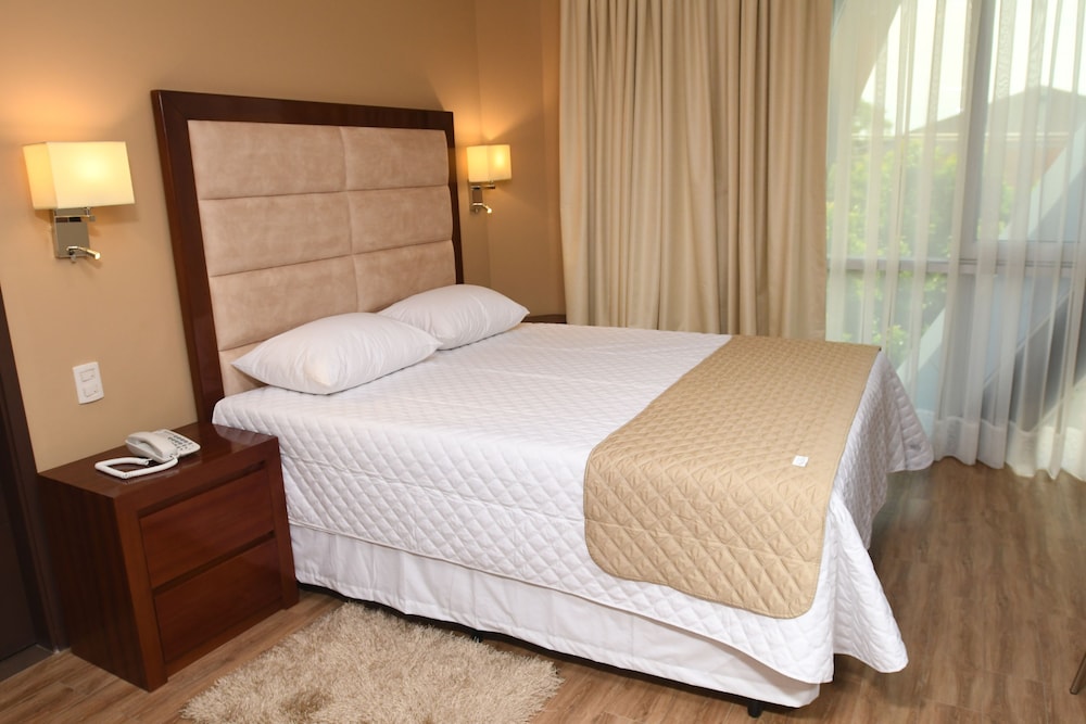 Apartment, 1 Queen Bed, City View