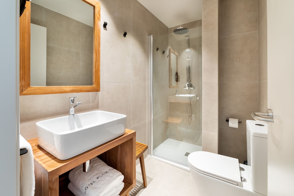 Superior Double Room, Balcony, Sea View - Photo 18