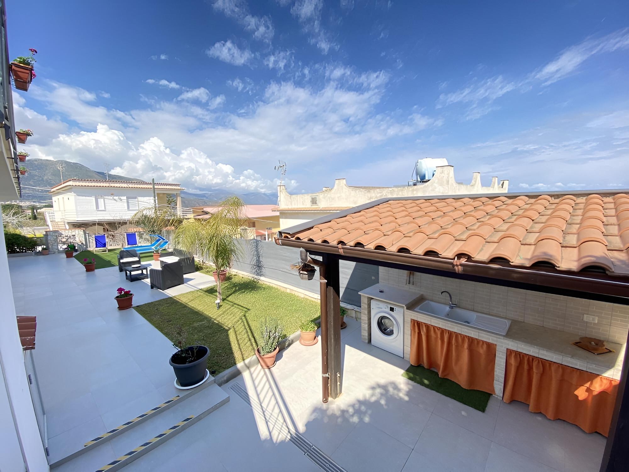 Villa, Smoking photo 2