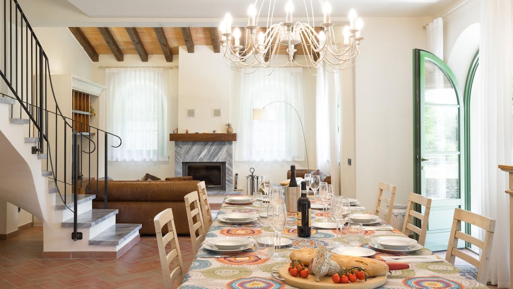 Villa photo 3