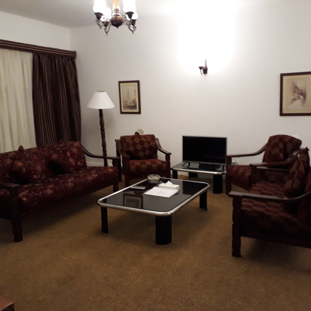 Deluxe Studio Suite photo 2