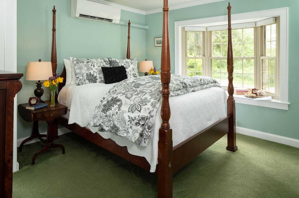 Room, Private Bathroom (Berwick Room)