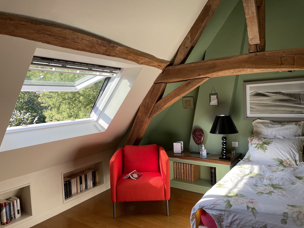 Standard Double Room, Ensuite, Garden View (Chambre Louise) photo 1