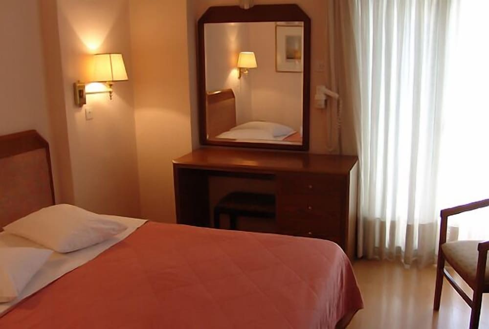 Double or Twin Room photo 3