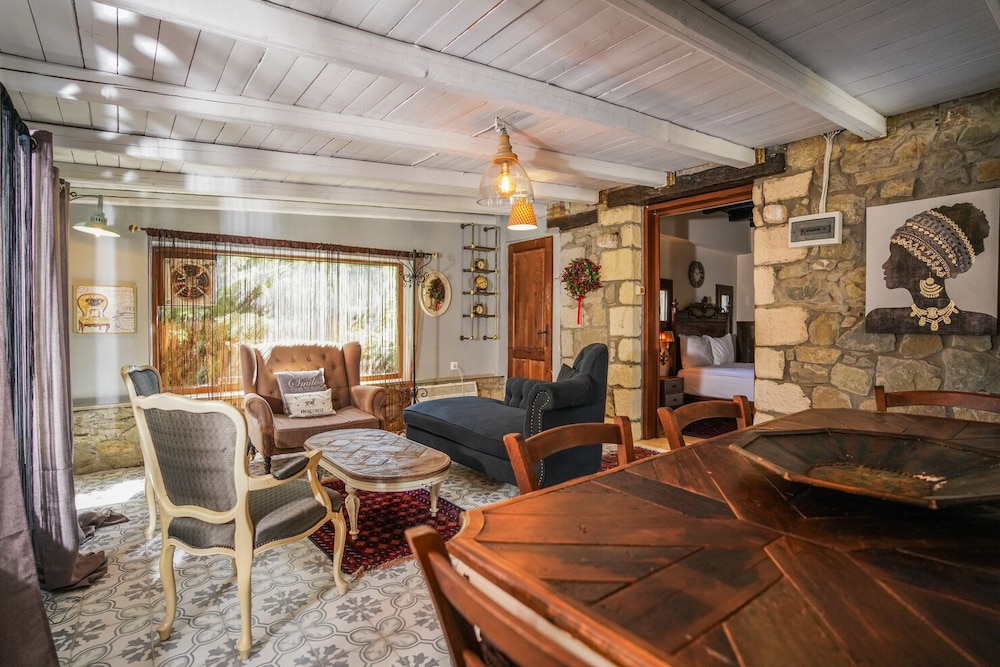 Luxury Chalet, 3 Bedrooms, Connecting Rooms, Mountainside