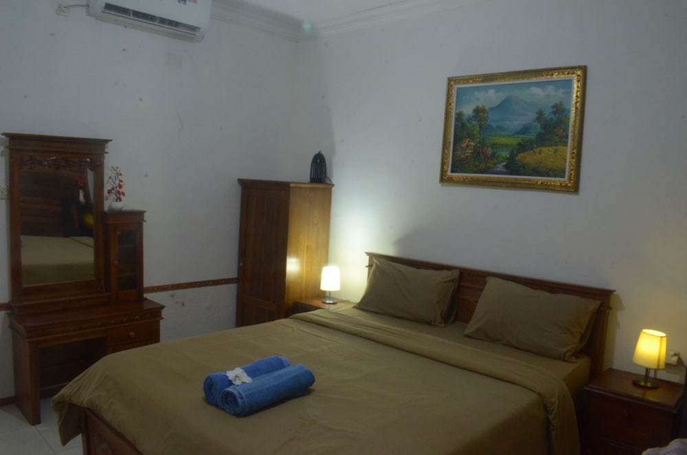 Romantic Room, 1 King Bed photo 3