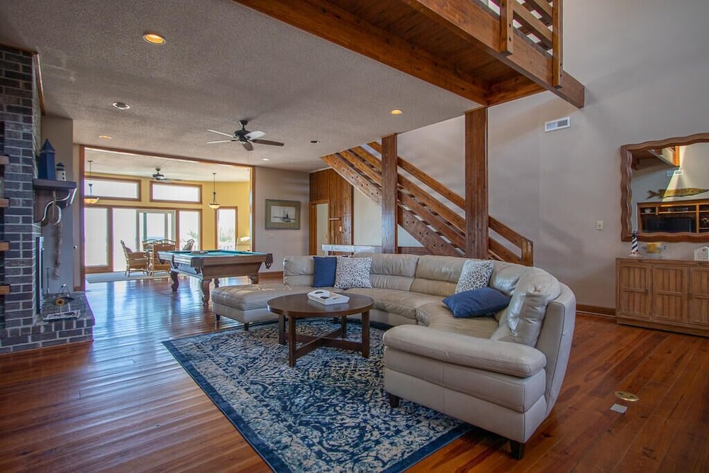 House, Multiple Beds, Balcony, Ocean View (452 Tarpon Blvd-Sandy Toes) photo 2