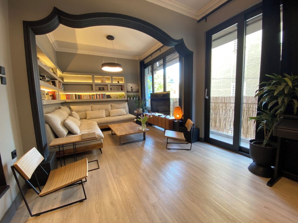 Deluxe Apartment, 2 Bedrooms, Balcony, Annex Building (Karidi 9)