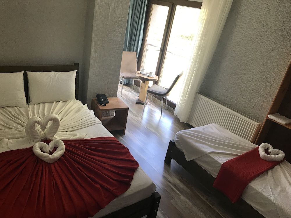 Premium Triple Room, River View, Corner