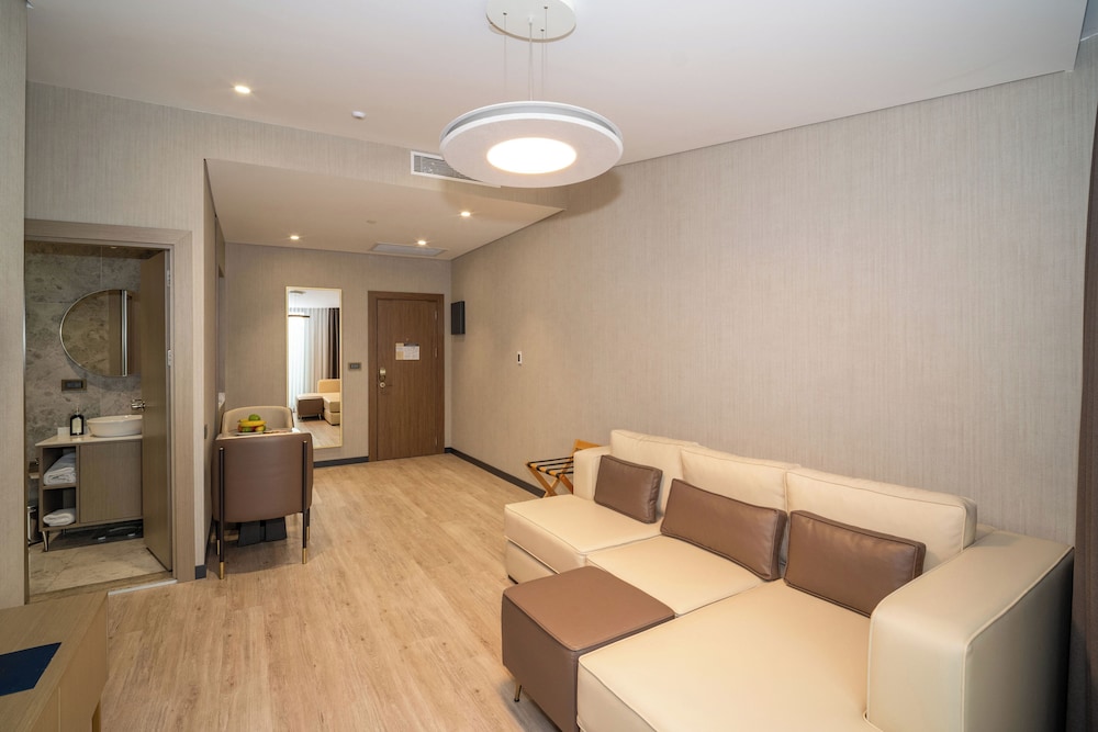 Comfort Suite photo 2