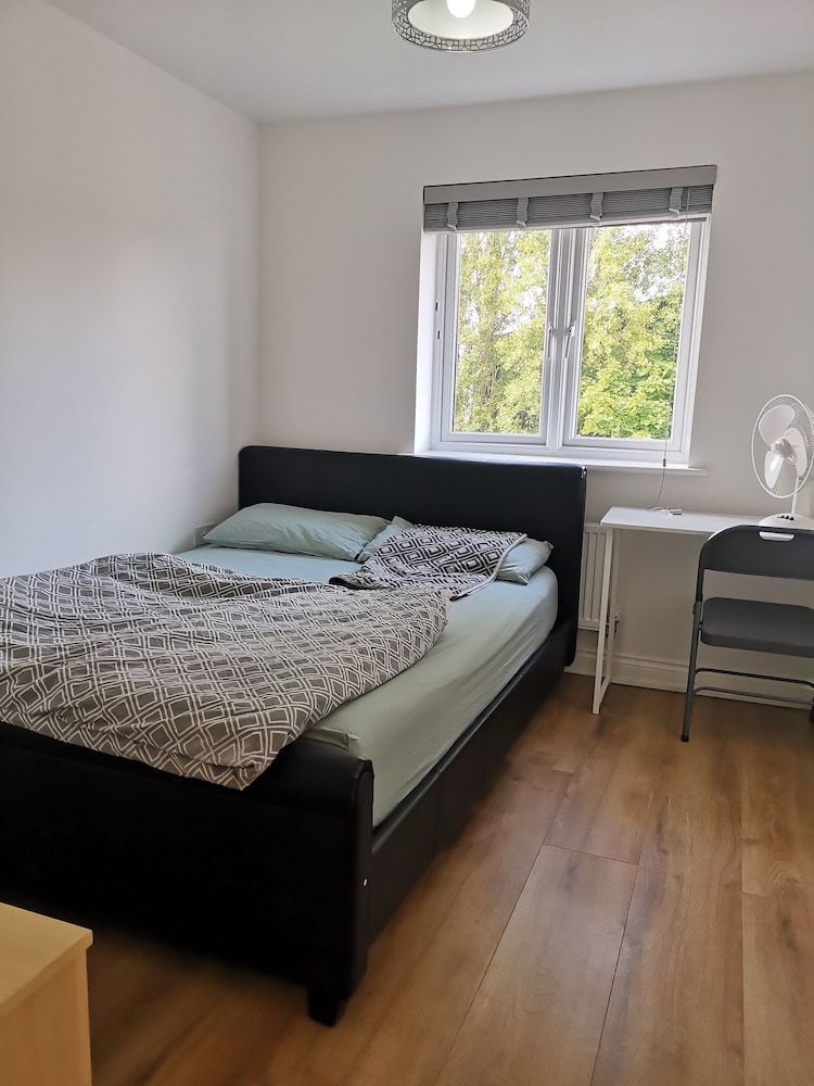 Deluxe Room, 1 King Bed, Garden View photo 1