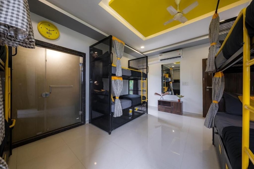 Bed in 6 Bed Female Dormitory with Balcony photo 1