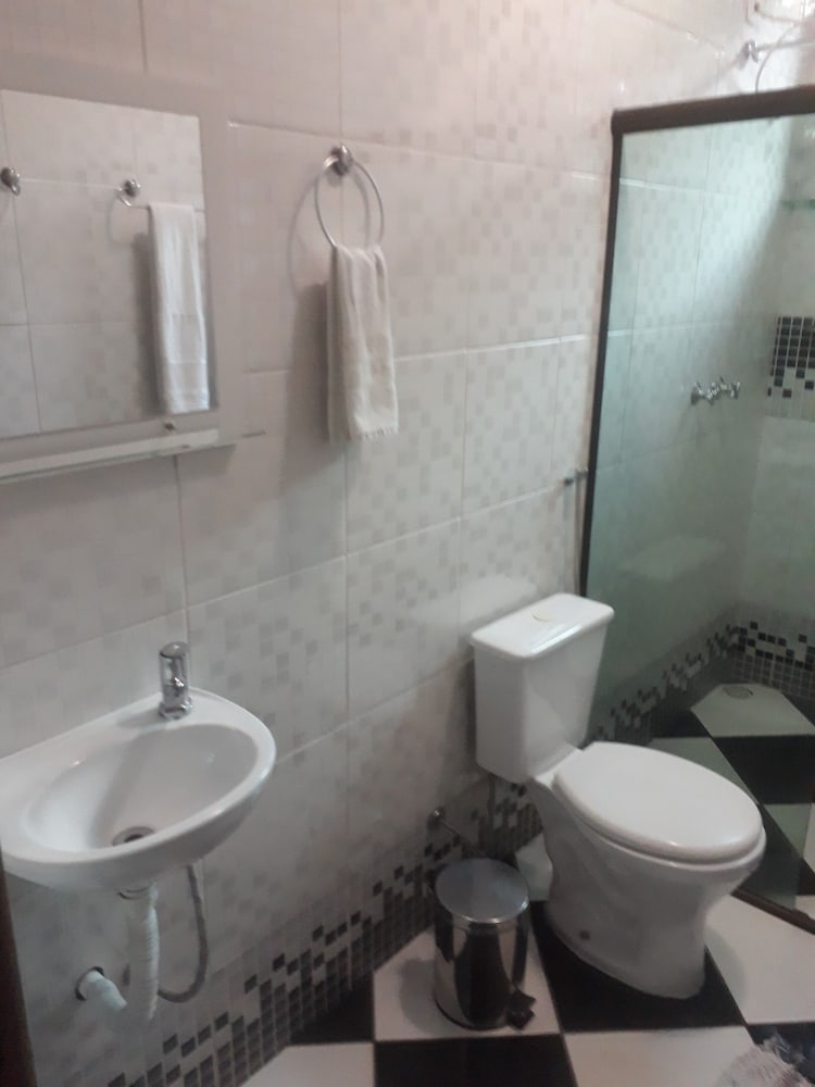 Standard Triple Room, Ensuite, River View (05) photo 2