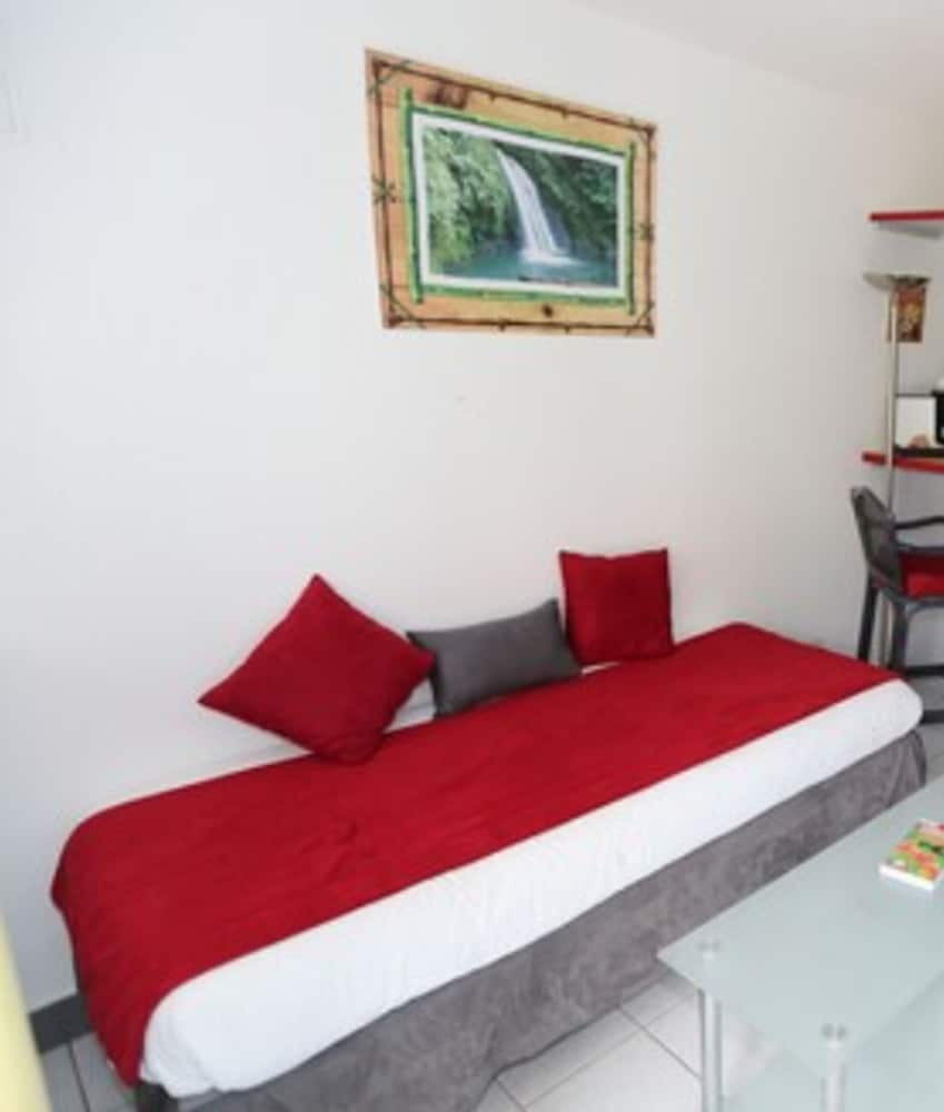 Triple Room, Kitchenette photo 3