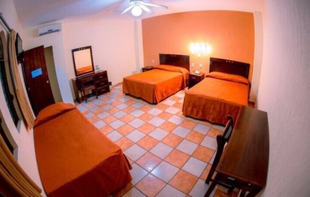 Traditional Triple Room, Multiple Beds, Ensuite photo 1