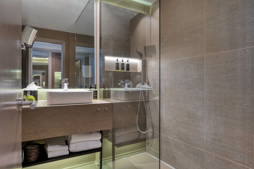 Family Suite, Connecting Rooms thumbnail 5