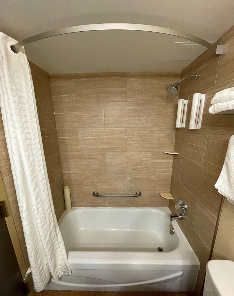 Standard Room, 2 Queen Beds, Garden Area - Photo 3