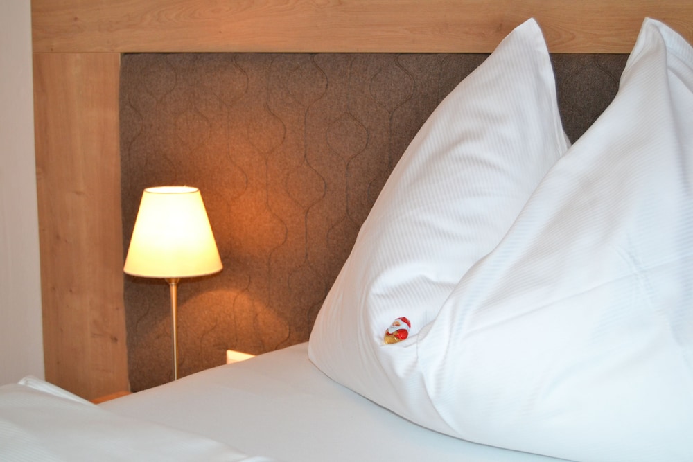Standard Double Room - Photo 10