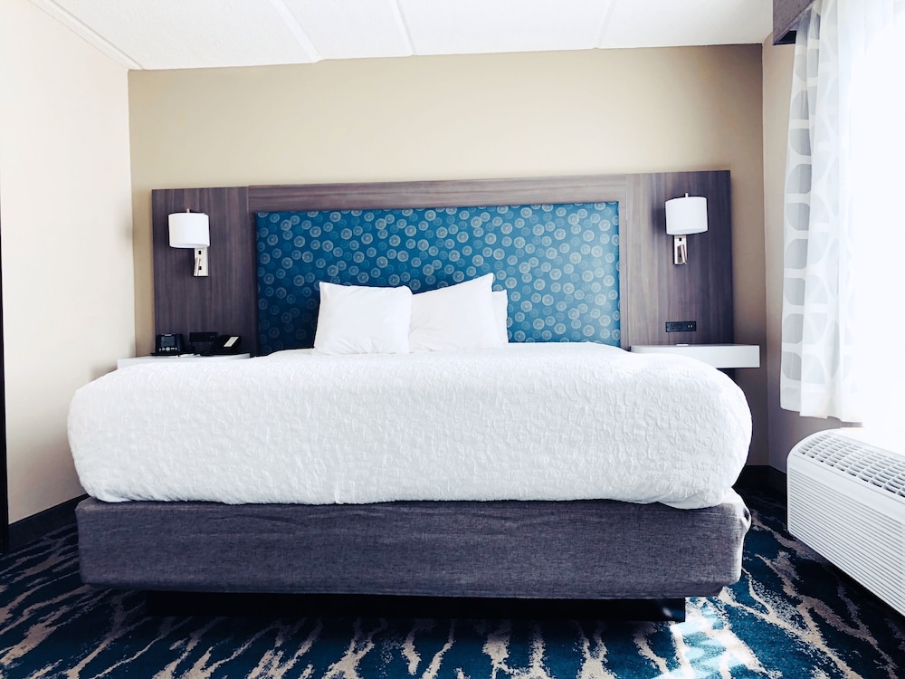 Junior Suite, 1 King Bed, Non Smoking - Photo 3