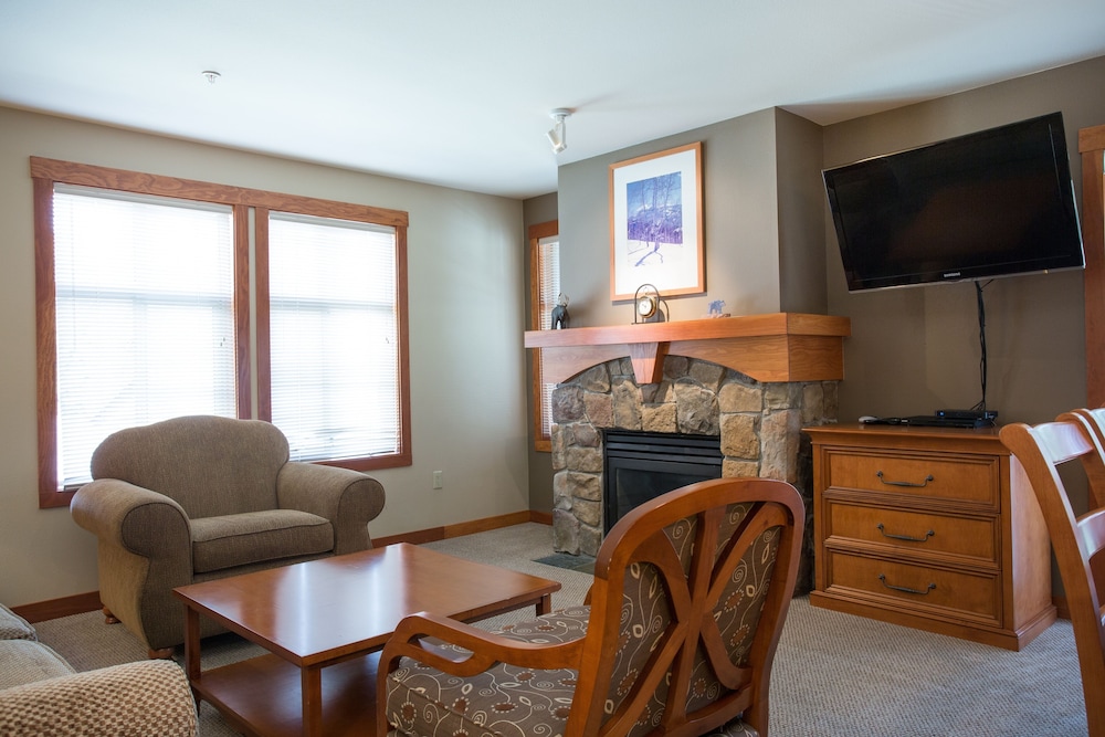 Condo, 2 Bedrooms photo 3