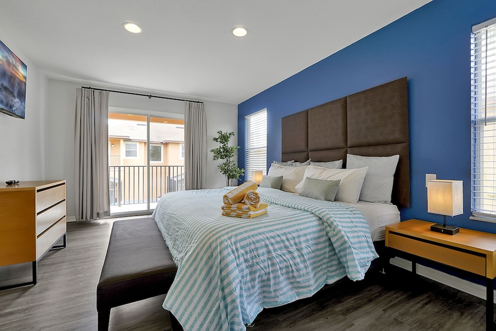 Standard Townhome, 4 Bedrooms, Hot Tub - Photo 6