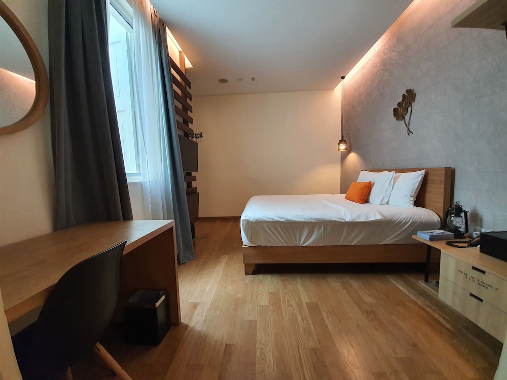 Executive Room, 1 King Bed photo 3