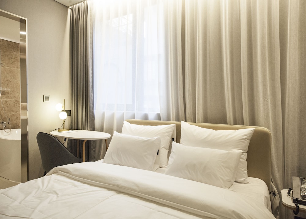 Premium Room - Photo 8