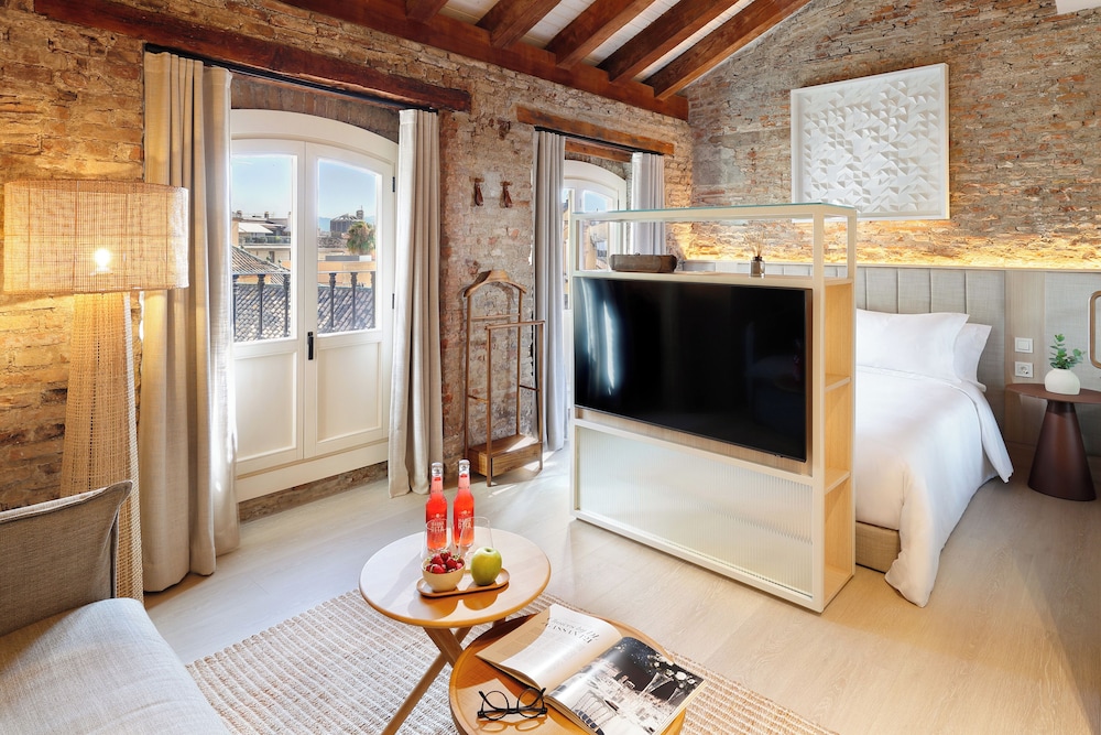Deluxe Studio with Cathedral view
