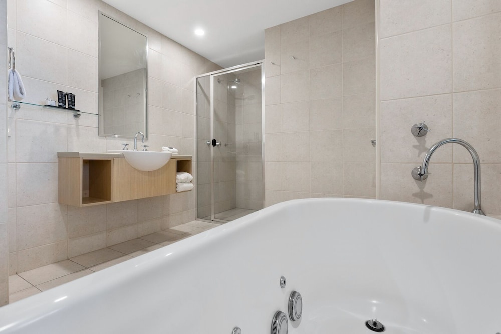 One Bedroom Spa Suite photo 2