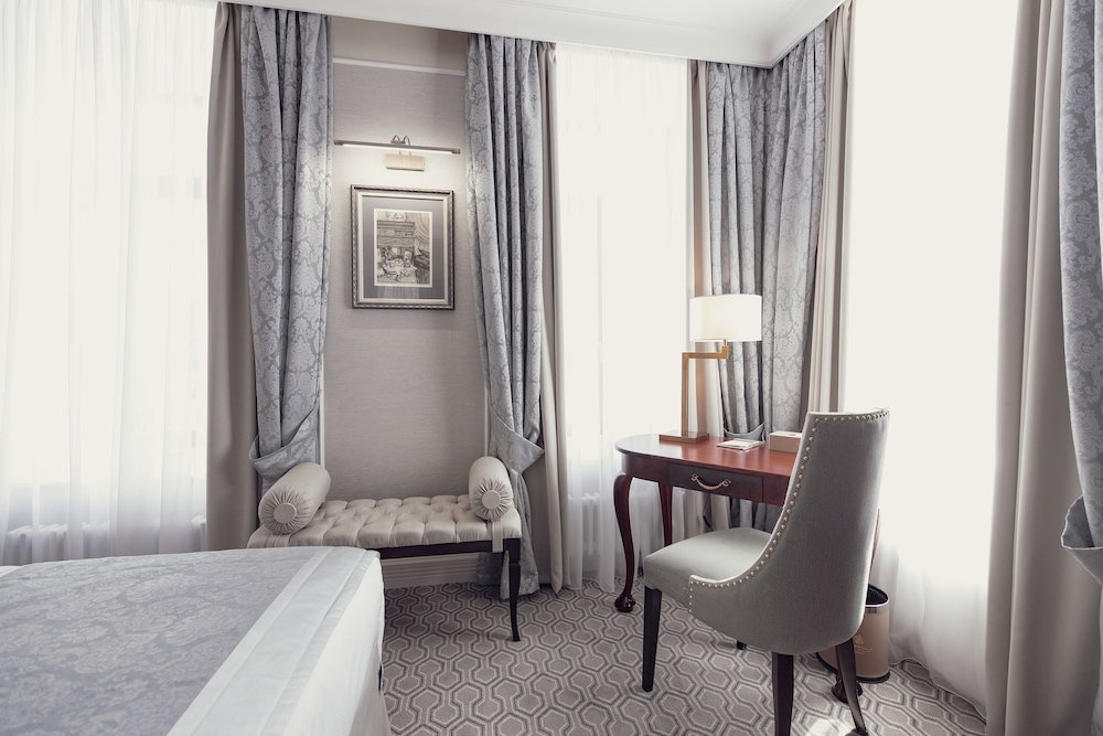 Superior Double or Twin Room photo 3